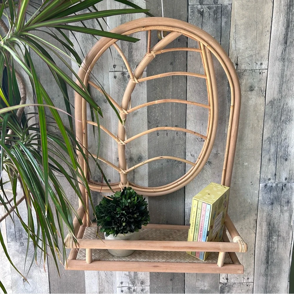 🌴Pillowfort Lovely Decorative Rattan Arched Leaf Wall Shelf in Natural Brown -
